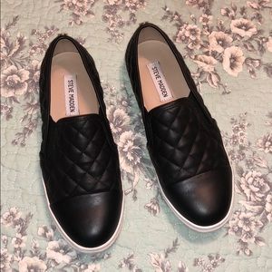 Steve Madden slip on sneakers